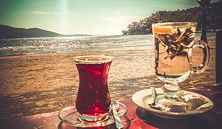 image of two glasses of tea